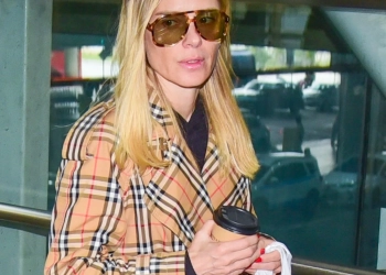 Desolada, Carolina Dieckmann desembarca em SP após se despedir de Preta Gil em NY