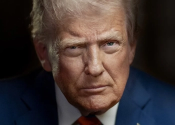 Trump Afirma que “Manda no País e no Mundo” em Entrevista Oficial — Declaração Causa Alerta Global