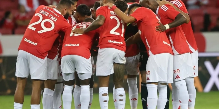 ESCÂNDALO NO INTERNACIONAL: Quatro Jogadores Titulares Teriam Traído Suas Esposas com a Mesma Mulher – Filha de Empresário Influente no Clube