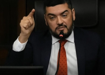 RODRIGO BACELLAR EXPLODE AO SER COBRADO POR CPIs DO CEPERJ E DA EDUCAÇÃO