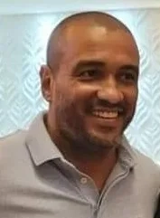 Conheça Edinho Meneses, o secretário de Eduardo Paes que está levando a política carioca ao cenário global