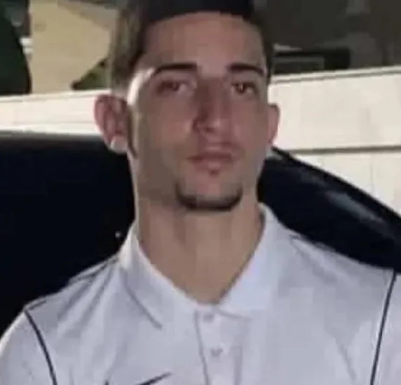 Jovem Morre ao Empinar Moto e Colidir com Carro na Zona Oeste