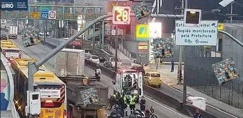 ACIDENTE NA AVENIDA BRASIL CAUSA LENTIDÃO NO TRÂNSITO NESTA QUINTA-FEIRA (24)