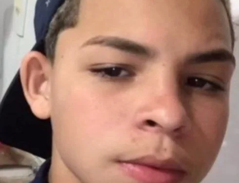 Traficante de 13 anos é morto numa operação em comunidade do Rio!!