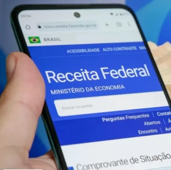 Receita Federal injeta R$ 11 bilhões na economia com 2º lote da restituição do IR 2025