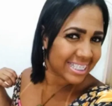 Mulher é assassinada a facadas pelo ex-companheiro na madrugada desta segunda-feira no Rio
