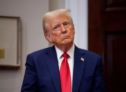 Trump ameaça países com tarifas de 100% caso Rússia não feche acordo de paz: “Prazo é de 50 dias”