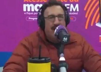 EITAAA! ( Vídeo) Ratinho se revolta ao vivo e manda recado direto para jornalista Flávio Ricco: “Pegue guerra comigo pra ver onde vai parar!”