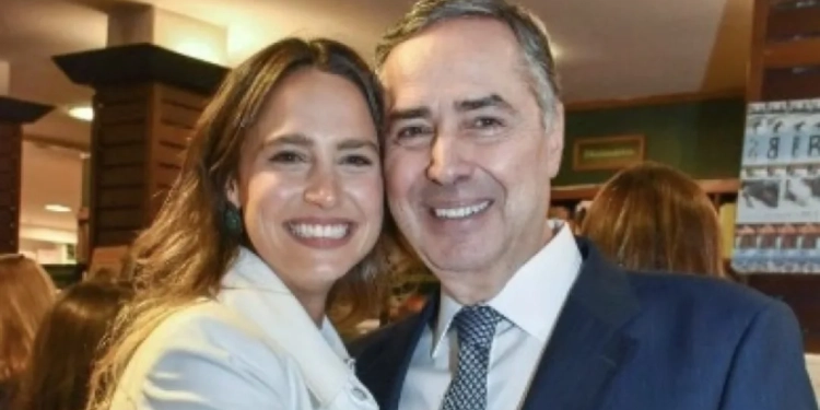 FILHA DE BARROSO É ALVO DE REVOGAÇÃO DE VISTO E PODE SER DEPORTADA DOS EUA