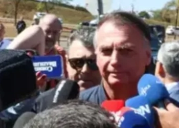 Bolsonaro desabafa: O sistema quer me ver morto!! Não quer me ver preso!!