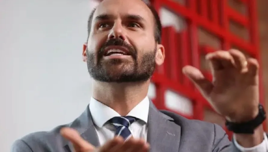 Eduardo Bolsonaro publica mensagem enigmática e redes especulam ataque ao STF