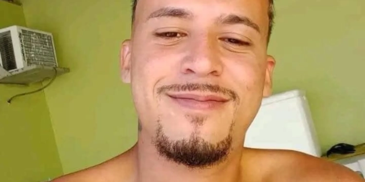 Jovem motorista de aplicativo está desaparecido no Rio e família vive angústia