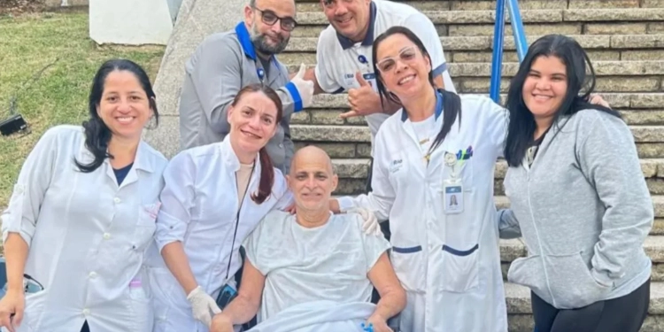 Hospital Municipal Rocha Faria promove atividades de bem estar e banhos de sol para pacientes internados