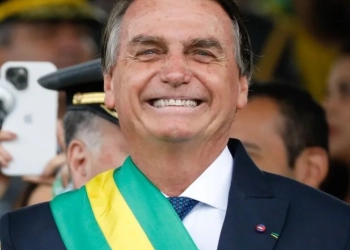 Bolsonaro pede atendimento médico urgente a Alexandre de Moraes durante prisão