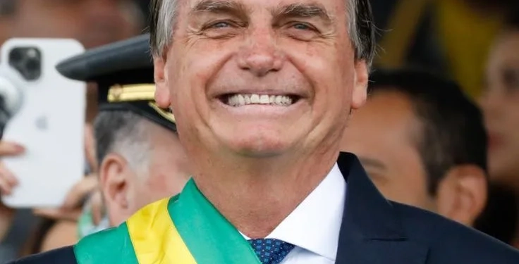 Bolsonaro pede atendimento médico urgente a Alexandre de Moraes durante prisão