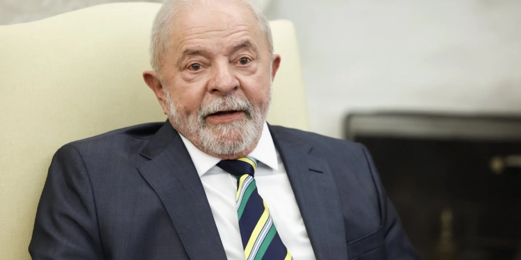 ( Urgente) Lula anuncia R$ 30 bilhões em crédito emergencial para empresas afetadas por tarifas de 50% dos EUA