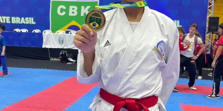 🏆 Lavinia Costa, de Campo Grande, é Campeã Brasileira e brilha no cenário internacional do karatê
