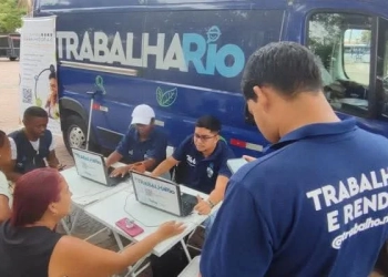 VAN DO “TRABALHA RIO” CHEGA A INHOAÍBA NESTA TERÇA COM VAGAS DE EMPREGO!! NÃO PERCAM!!