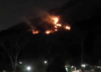 ( Urgente) Incêndio de grandes proporções assusta moradores e ameaça área de mata em Campo Grande