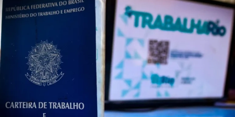 PREFEITURA OFERECE MAIS DE MIL VAGAS DE EMPREGO ABERTAS NO RIO! OPORTUNIDADES EM DIVERSAS ÁREAS!!