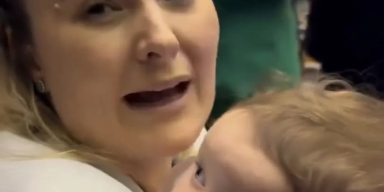 URGENTE: ( Video) deputada do PL Júlia Zanatta é denunciada ao Conselho Tutelar por supostamente usar bebê como escudo humano