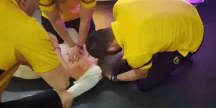 URGENTE!! ( Video) Mulher Morre Durante Treino numa academia da Smart Fit e Professores Tentam Ocultar o Corpo e são presos