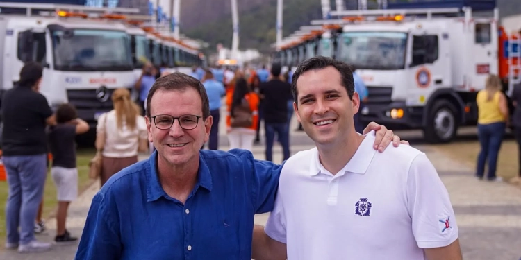 RIO GANHA A MAIOR FROTA DE CAMINHÕES PARA CUIDADO DE ÁRVORES DO PAÍS: 42 NOVOS VEÍCULOS ENTREGUES PELA PREFEITURA