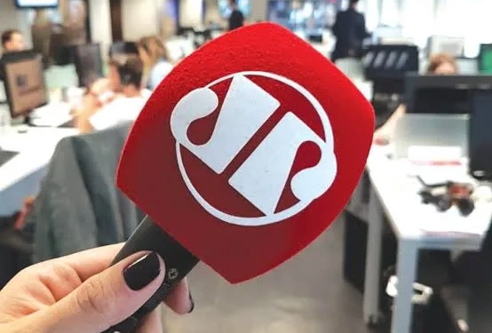Jovem Pan sob fogo: MPF pede cassação de concessões por desinformação nas eleições de 2022