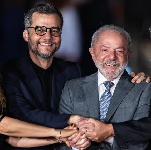 Wagner Moura elogia cenário político do Brasil e exalta atuação do STF