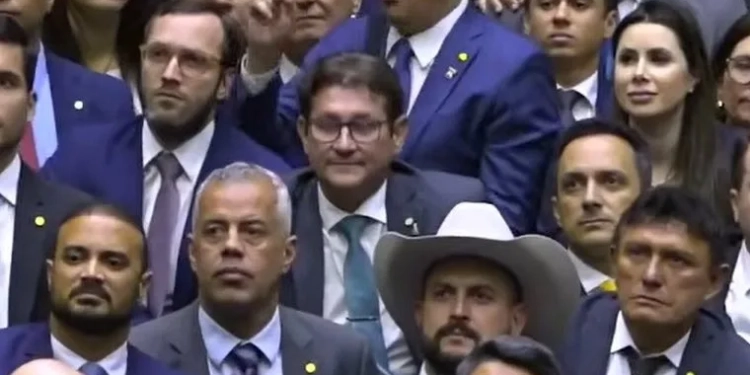 Câmara aprova urgência da votação da anistia em meio a forte embate político
