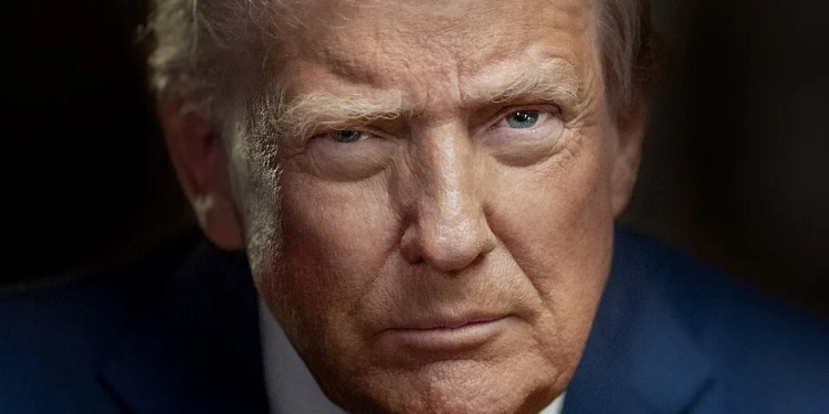 BOMBA: TRUMP DECLARA GUERRA AO ANTIFASCISTAS E PROMETE ENQUADRÁ-LOS COMO TERRORISTAS!