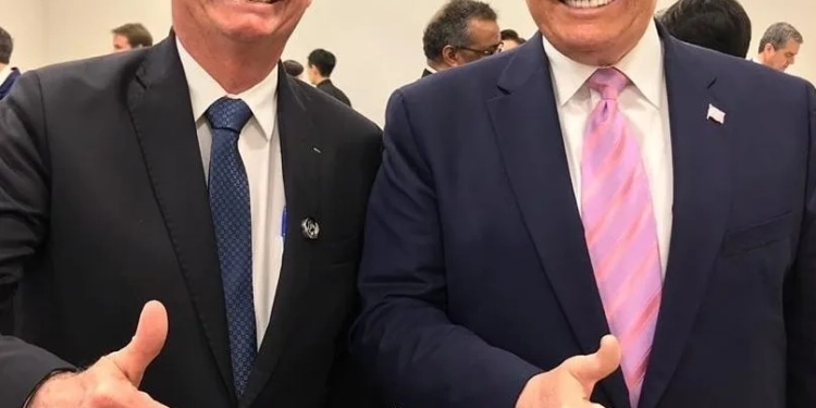  Eduardo Bolsonaro aposta em ordem de Trump para blindar o pai: “Pode salvar Jair Bolsonaro”