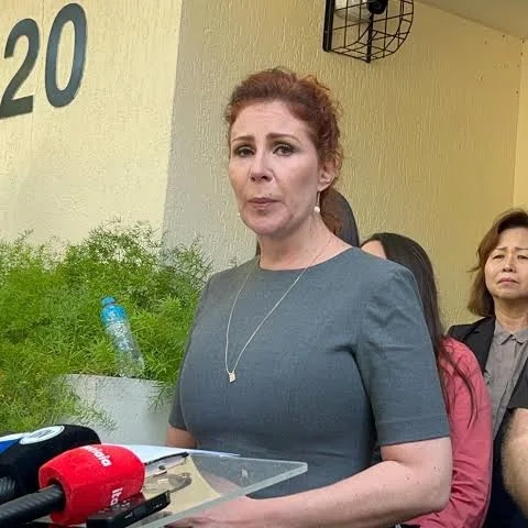 URGENTE!! EX DEPUTADA CARLA ZAMBELLI CORRE RISCO DE MORTE EM PRESÍDIO!