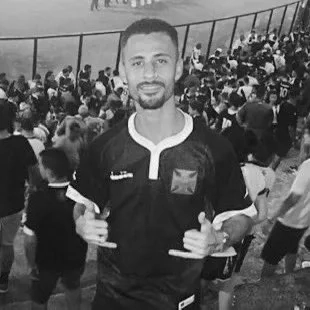 CAÇADA IMPLACÁVEL: POLÍCIA CAÇA “PORROZINHO” E “LC”, SUSPEITOS DE ASSASSINAR TORCEDOR VASCAÍNO