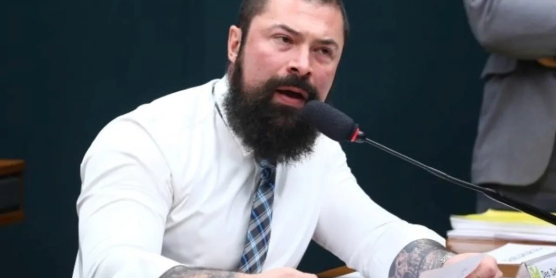 Deputado propõe dividir o país em dois: “Brasil do Norte” e “Brasil do Sul”