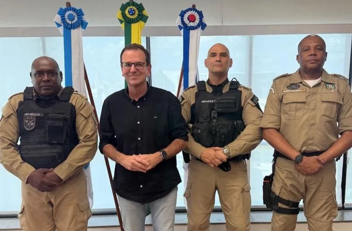 Eduardo Paes recebe guardas municipais após episódio de desrespeito em ocupação do PSOL