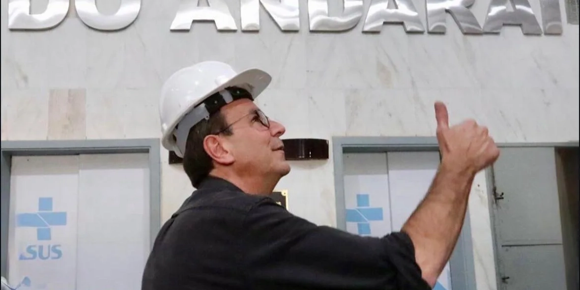 Eduardo Paes visita Hospital do Andaraí e inaugura novos leitos.