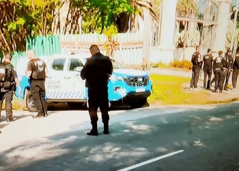 URGENTE: Corpo é encontrado na Barra da Tijuca, ao lado do condomínio onde mora o governador Cláudio Castro