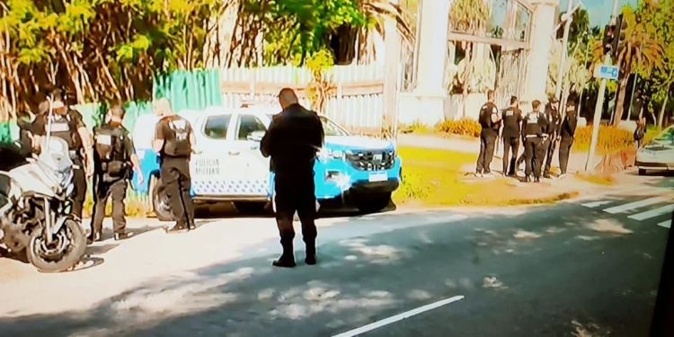 URGENTE: Corpo é encontrado na Barra da Tijuca, ao lado do condomínio onde mora o governador Cláudio Castro