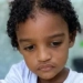 Identificado menino de 3 anos morto após ser atropelado por caminhão de lixo no Rio
