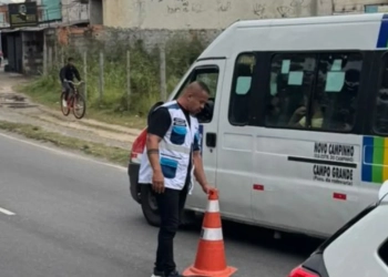 ROMPIMENTO DE TUBULAÇÃO INTERDITA ESTRADA DO CAMPINHO EM CAMPO GRANDE E GERA OPERAÇÃO ESPECIAL NO TRÂNSITO
