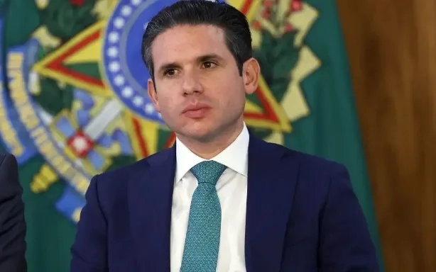 ANISTIA DE MOTTA PERDOA MANIFESTANTES, MAS EXCLUI BOLSONARO EM DERROTA PARCIAL PARA A OPOSIÇÃO