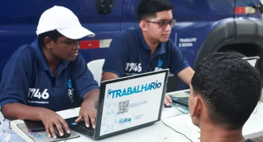 Prefeitura do Rio anuncia 1.694 vagas de emprego e abre novas oportunidades para trabalhadores e PCDs