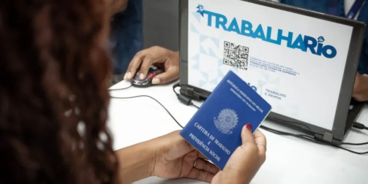 PREFEITURA DO RIO MAIS DE 1.500 VAGAS DE EMPREGO ABERTAS NO RIO: OPORTUNIDADE PARA QUEM BUSCA INSERÇÃO NO MERCADO DE TRABALHO