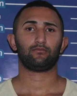 GUERRA NA ZONA OESTE! HOMEM ACUSADO DE INVADIR HOSPITAL É EXECUTADO PELA PRÓPRIA MILÍCIA EM SANTA CRUZ!
