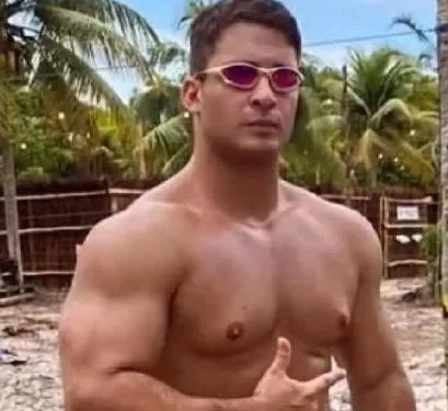 URGENTE!! HOMEM QUE DEU 61 SOCOS NA NAMORADA FOI ESPANCADO E ESTUPRADO NA PRISÃO