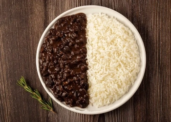 Tradição em Risco: Consumo de Arroz e Feijão Cai ao Menor Nível em Mais de 60 Anos no Brasil