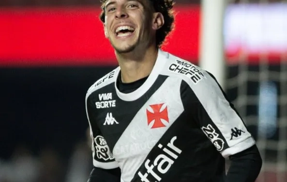 EXPLODIU SÃO JANUÁRIO! NUNO MOREIRA ABRE O PLACAR PARA O VASCÃO CONTRA O VITÓRIA