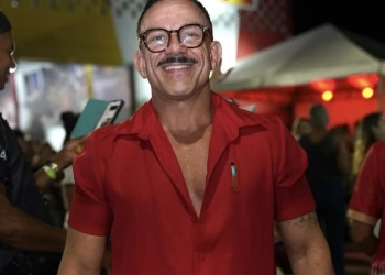 PORTELA TEM NOVO INTÉRPRETE! ZÉ PAULO SIERRA ASSUME O MICROFONE OFICIAL DA MAJESTADE DO SAMBA!
