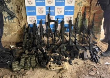 14 Milicianos São Presos com Arsenal de Guerra em Jacarepaguá